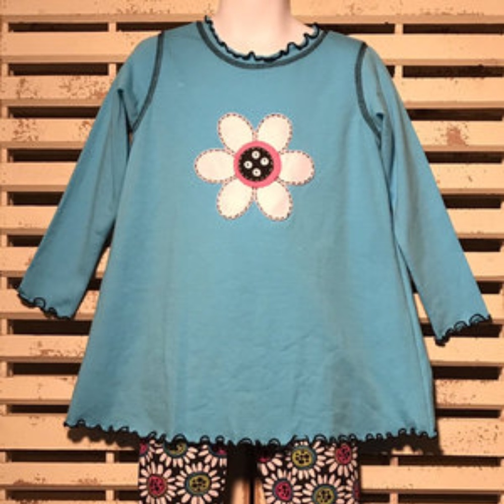 NWT~BOUTIQUE~MIS TEE V-US~BLUE~FLORAL~PANT SET~5/6